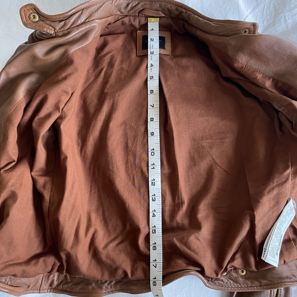 L E A T H E R J A C K E T - image 7